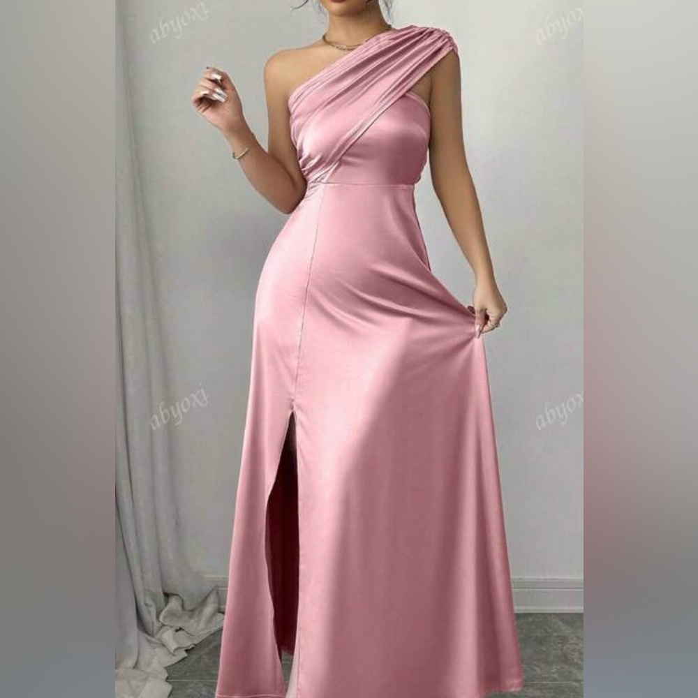 Chic Pink Satin Evening Dress